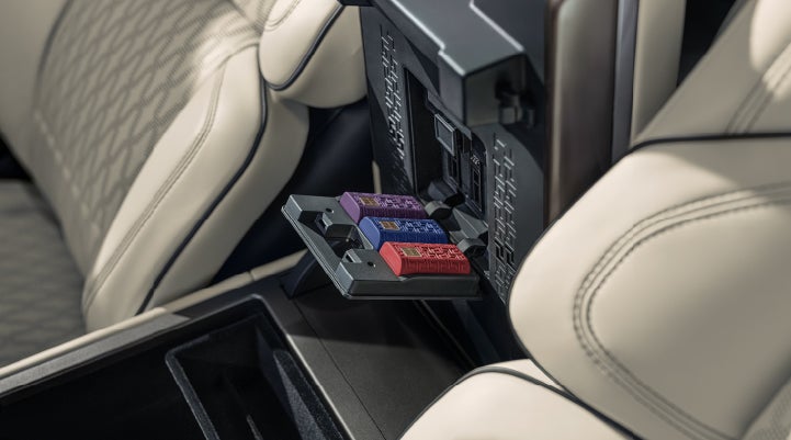Digital Scent cartridges are shown in the diffuser located in the center arm rest. | Klaben Lincoln in Kent OH